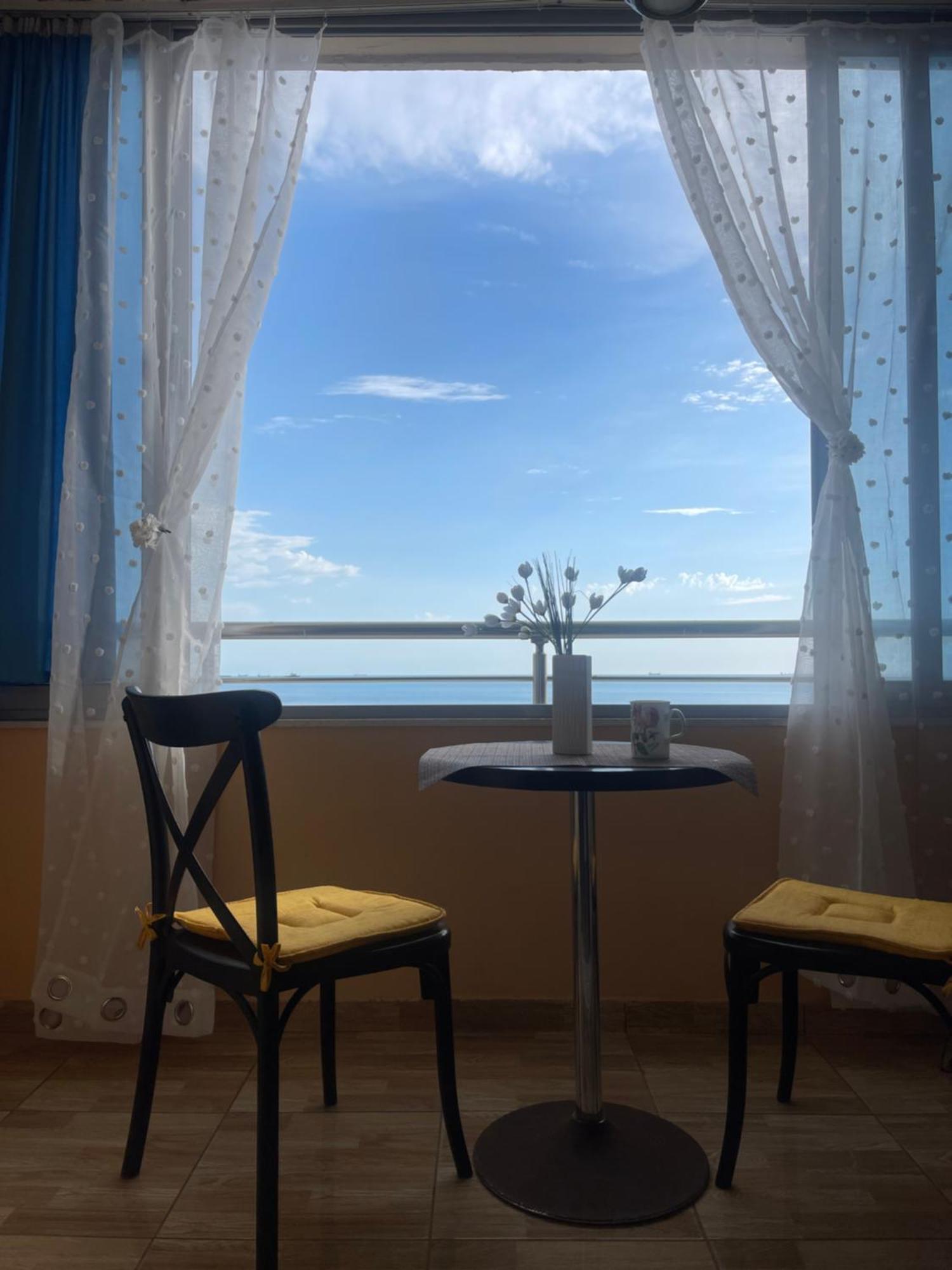 Аpartments On The Beach Durrës Buitenkant foto