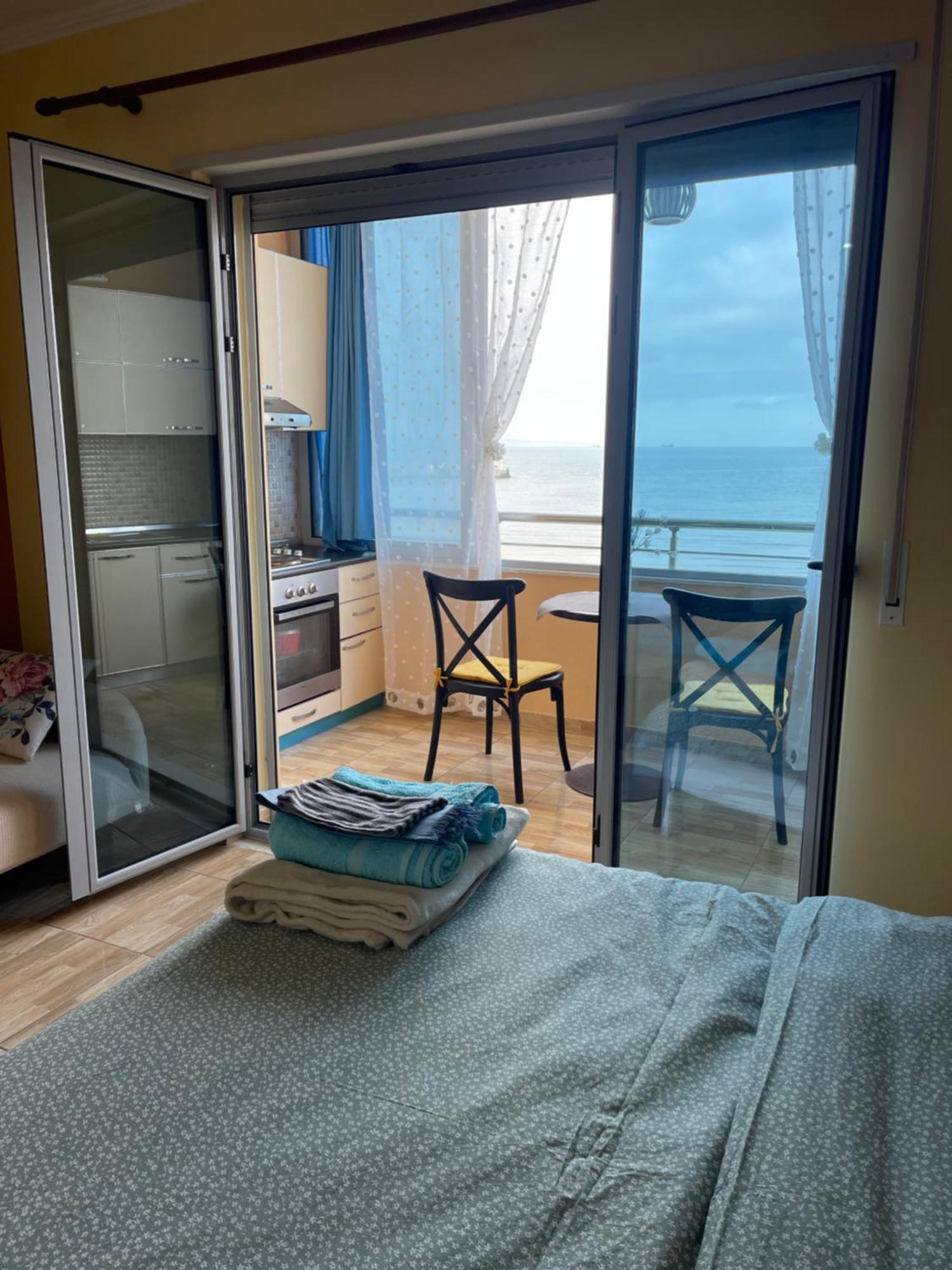 Аpartments On The Beach Durrës Buitenkant foto